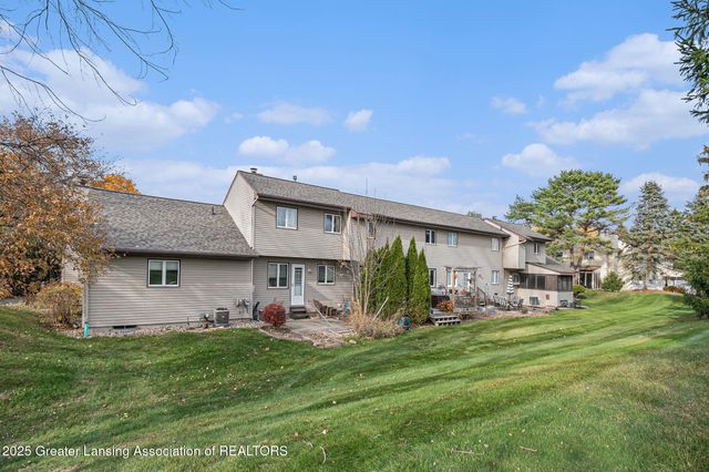 918 Timber Creek Drive 18, Grand Ledge, MI 48837