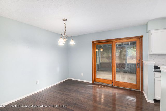 918 Timber Creek Drive 18, Grand Ledge, MI 48837