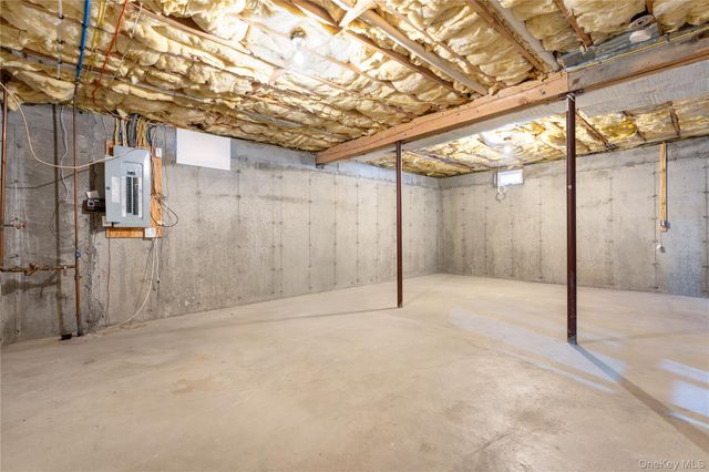 7 Atlantic Drive, Sound Beach, NY 11789