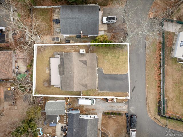 7 Atlantic Drive, Sound Beach, NY 11789