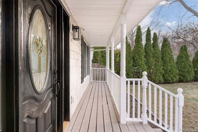 7 Atlantic Drive, Sound Beach, NY 11789