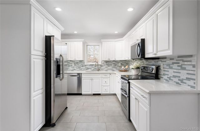 7 Atlantic Drive, Sound Beach, NY 11789