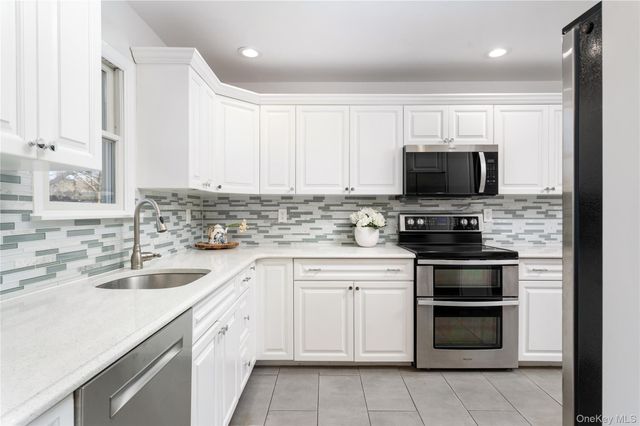 7 Atlantic Drive, Sound Beach, NY 11789