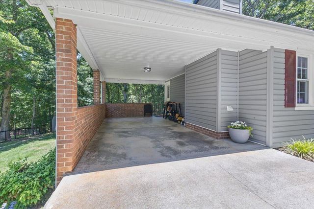 2013 Webster RD, Glade Hill, VA 24092