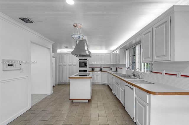 8390 SW 2nd Street, Miami, FL 33144
