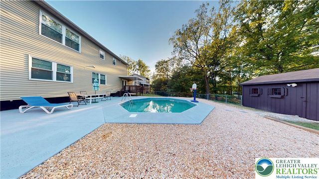 815 East Emmaus Avenue, Salisbury Twp, PA 18103