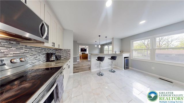 815 East Emmaus Avenue, Salisbury Twp, PA 18103