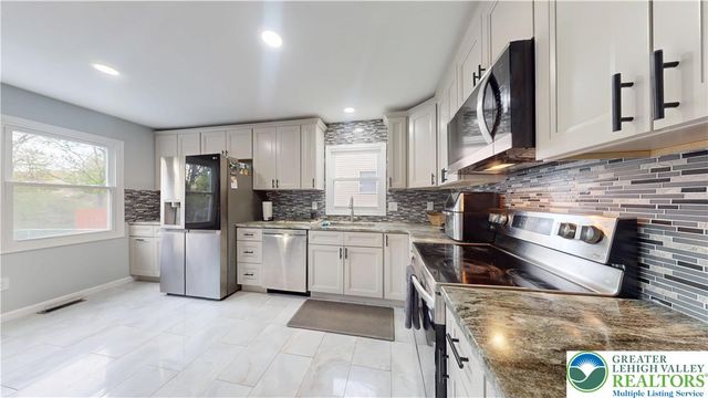 815 East Emmaus Avenue, Salisbury Twp, PA 18103