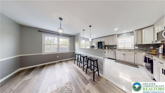 815 East Emmaus Avenue, Salisbury Twp, PA 18103