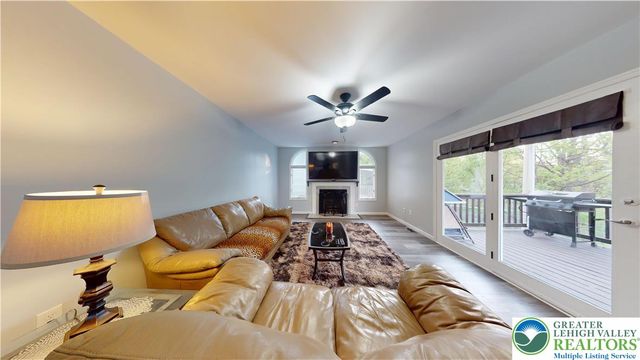 815 East Emmaus Avenue, Salisbury Twp, PA 18103
