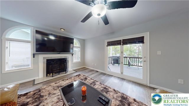 815 East Emmaus Avenue, Salisbury Twp, PA 18103