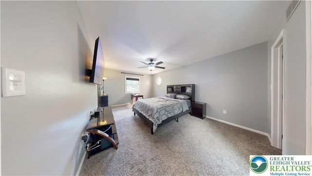 815 East Emmaus Avenue, Salisbury Twp, PA 18103