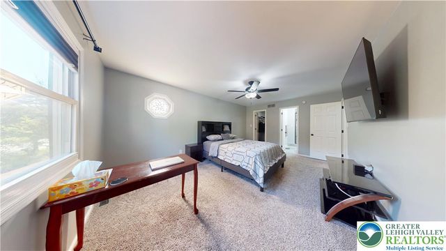 815 East Emmaus Avenue, Salisbury Twp, PA 18103