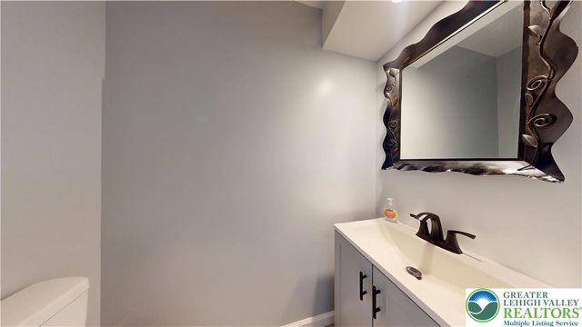 815 East Emmaus Avenue, Salisbury Twp, PA 18103