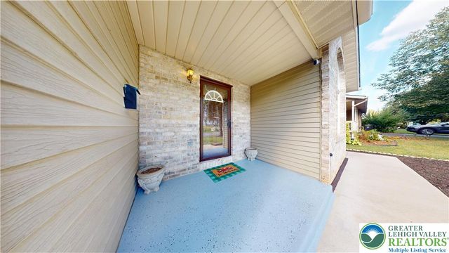 815 East Emmaus Avenue, Salisbury Twp, PA 18103
