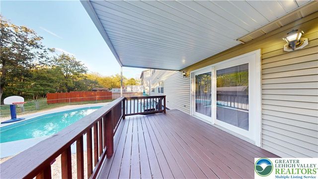 815 East Emmaus Avenue, Salisbury Twp, PA 18103