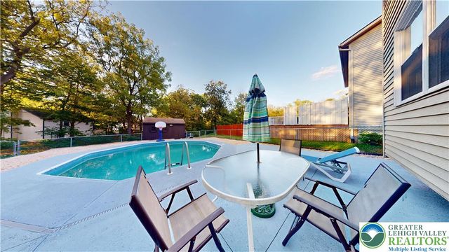 815 East Emmaus Avenue, Salisbury Twp, PA 18103