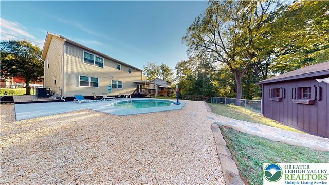 815 East Emmaus Avenue, Salisbury Twp, PA 18103