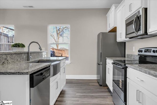 110 W 4th Avenue, Easley, SC 29640