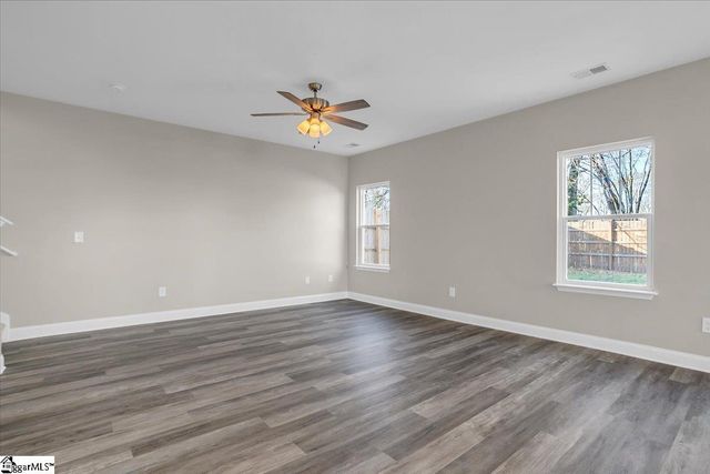 110 W 4th Avenue, Easley, SC 29640