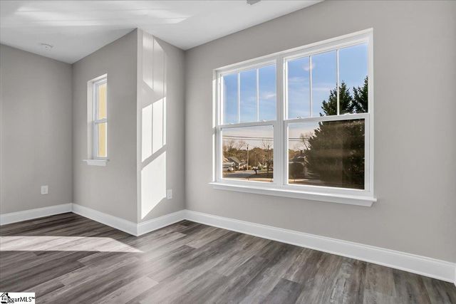 110 W 4th Avenue, Easley, SC 29640