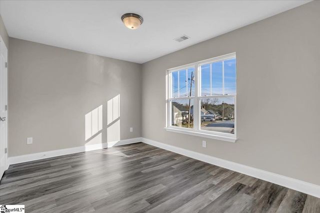 110 W 4th Avenue, Easley, SC 29640