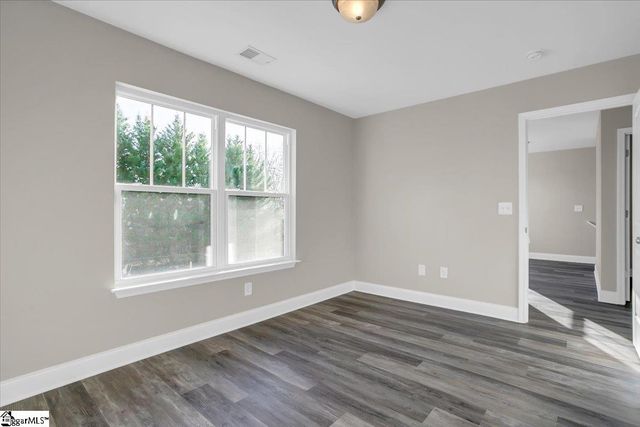 110 W 4th Avenue, Easley, SC 29640