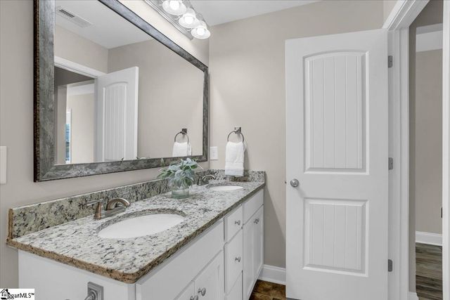 110 W 4th Avenue, Easley, SC 29640