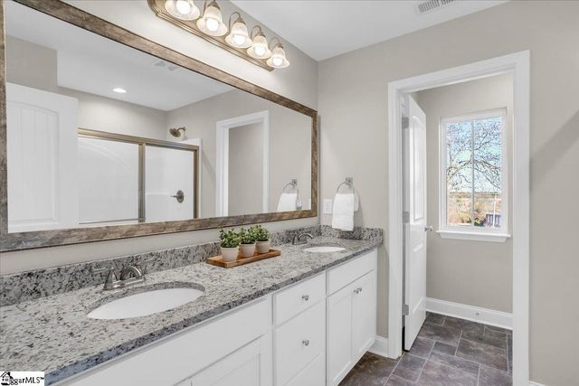 110 W 4th Avenue, Easley, SC 29640