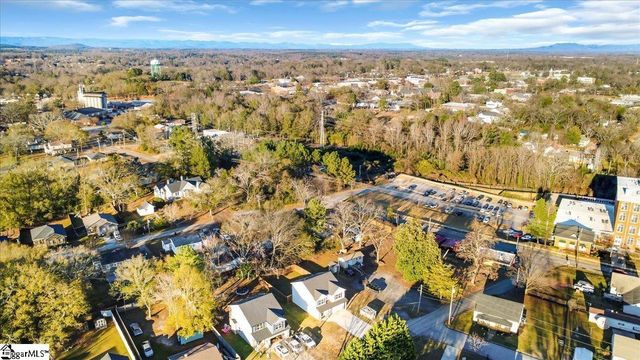 110 W 4th Avenue, Easley, SC 29640