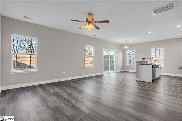 110 W 4th Avenue, Easley, SC 29640