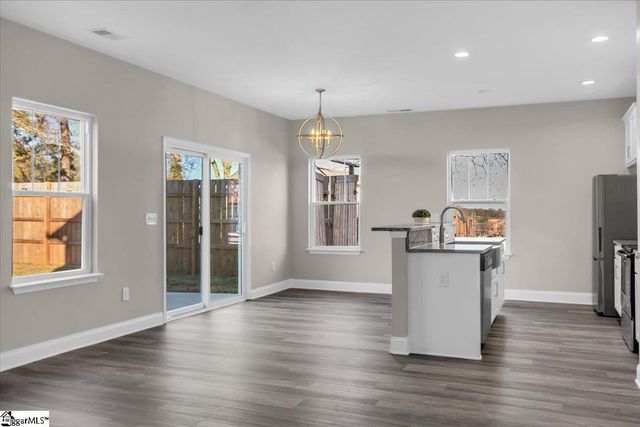 110 W 4th Avenue, Easley, SC 29640