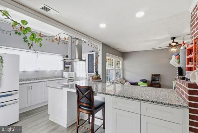 26 MYRTLE LN, Levittown, PA 19054