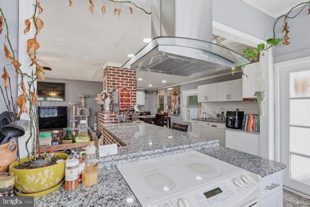26 MYRTLE LN, Levittown, PA 19054