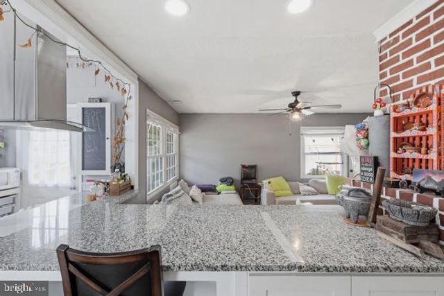 26 MYRTLE LN, Levittown, PA 19054