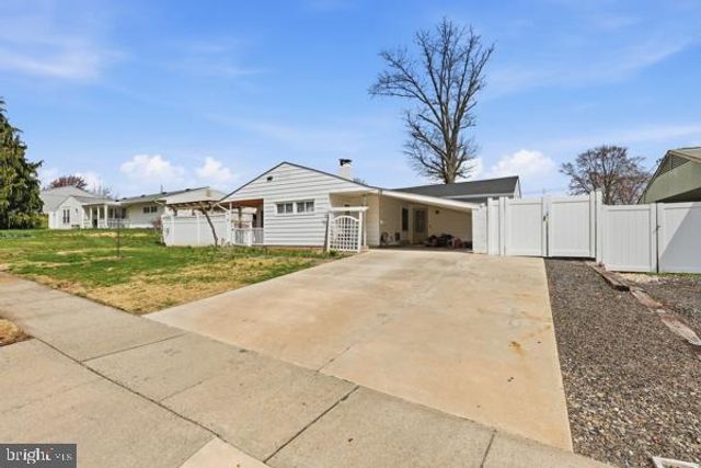 26 MYRTLE LN, Levittown, PA 19054