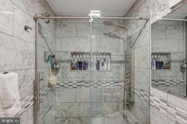 26 MYRTLE LN, Levittown, PA 19054