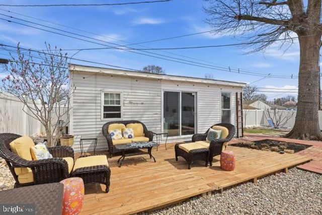 26 MYRTLE LN, Levittown, PA 19054