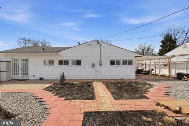 26 MYRTLE LN, Levittown, PA 19054