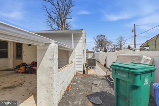 26 MYRTLE LN, Levittown, PA 19054