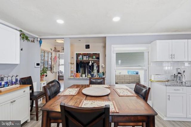 26 MYRTLE LN, Levittown, PA 19054