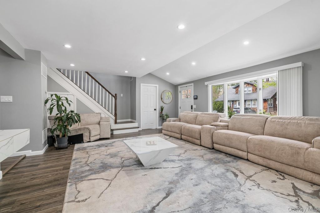 466 Long Island Avenue, Medford, NY 11763 — photo 4