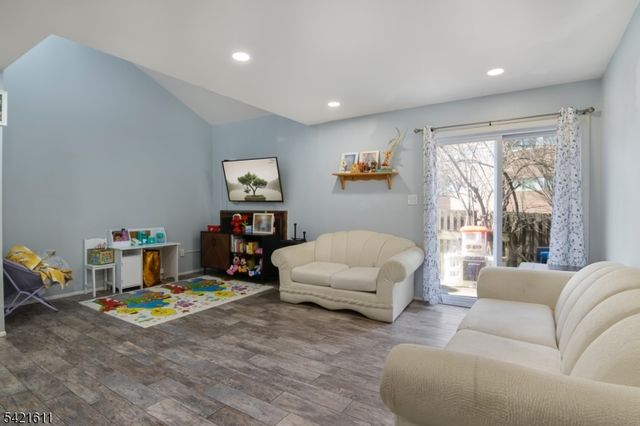 10 Neilson St H, New Brunswick City, NJ 08901