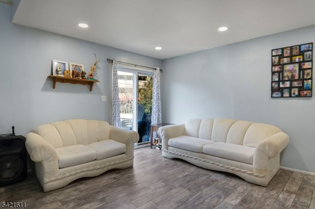 10 Neilson St H, New Brunswick City, NJ 08901