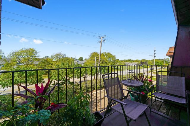 195 W Brandon Court A33, Palatine, IL 60067