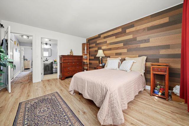 195 W Brandon Court A33, Palatine, IL 60067