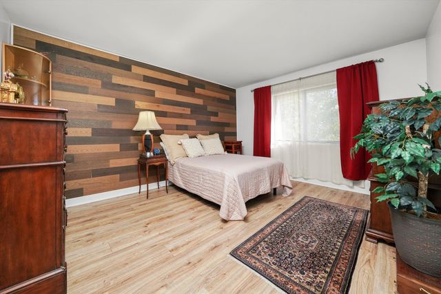 195 W Brandon Court A33, Palatine, IL 60067