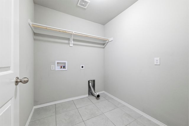 104 Cadyn Drive, Keene, TX 76059