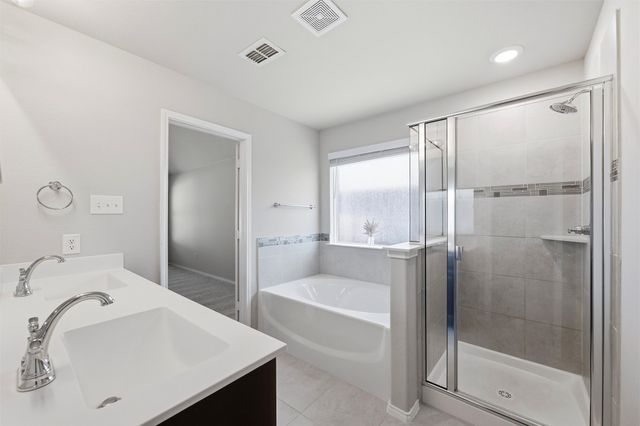 104 Cadyn Drive, Keene, TX 76059