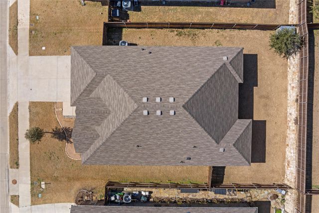 104 Cadyn Drive, Keene, TX 76059